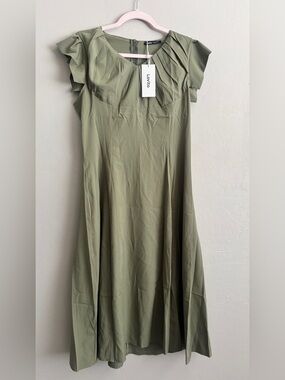 NWT sage green midi dress by the brand Lovito SIZE L